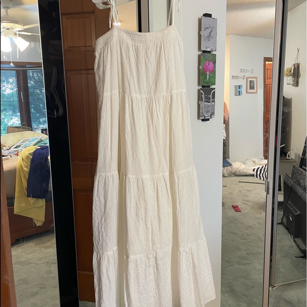 Soft white Petite Large boho dress. Express brand. NWT So beautiful.Fits like XL